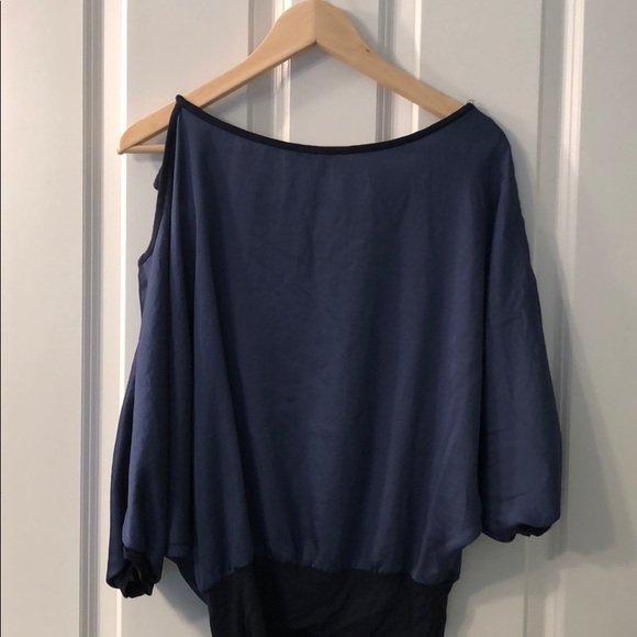 Jessica Simpson cold shoulder top - Picture 3 of 3
